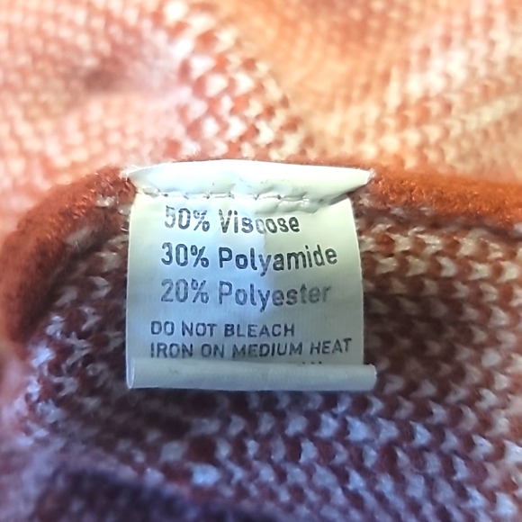 🍁KIRUNDO SWEATER! - Picture 6 of 8